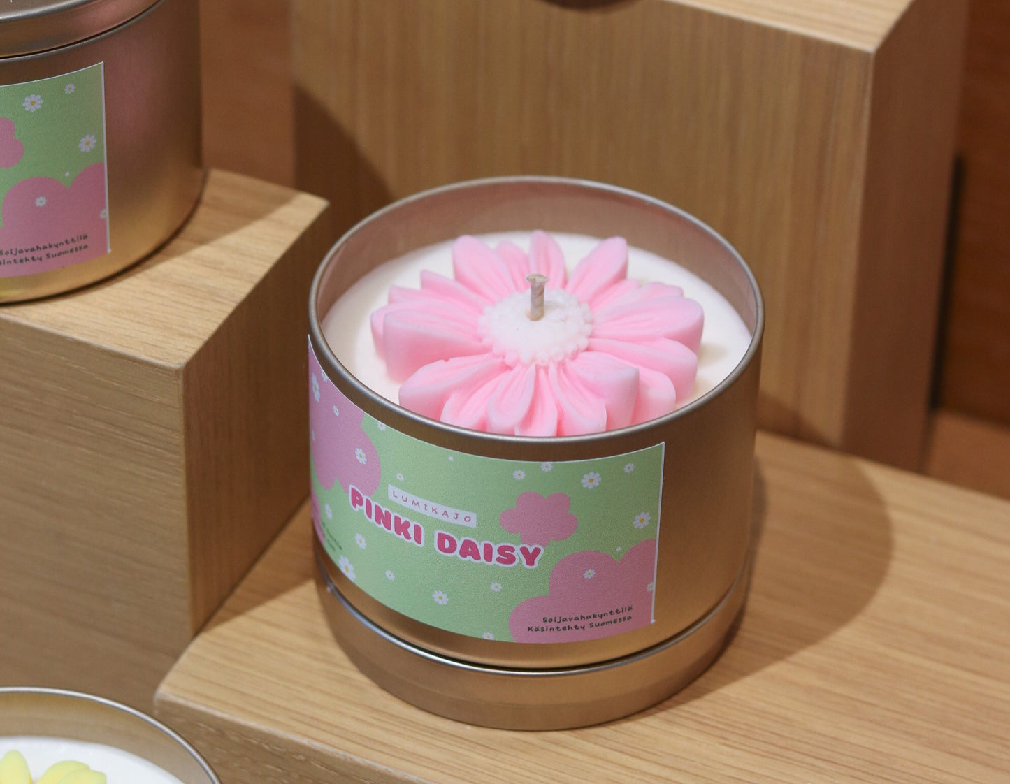 Pinkie Daisy Candle