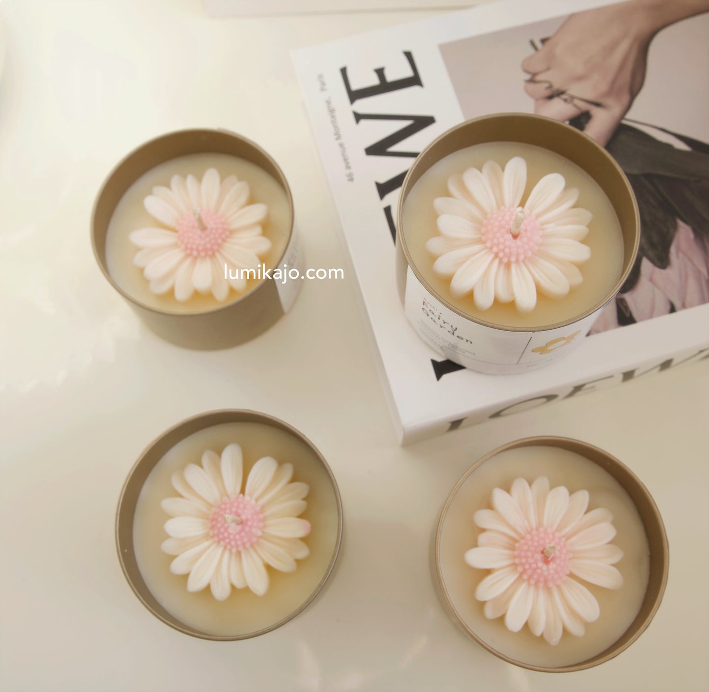 Daisy Candle - White Pastel Pink