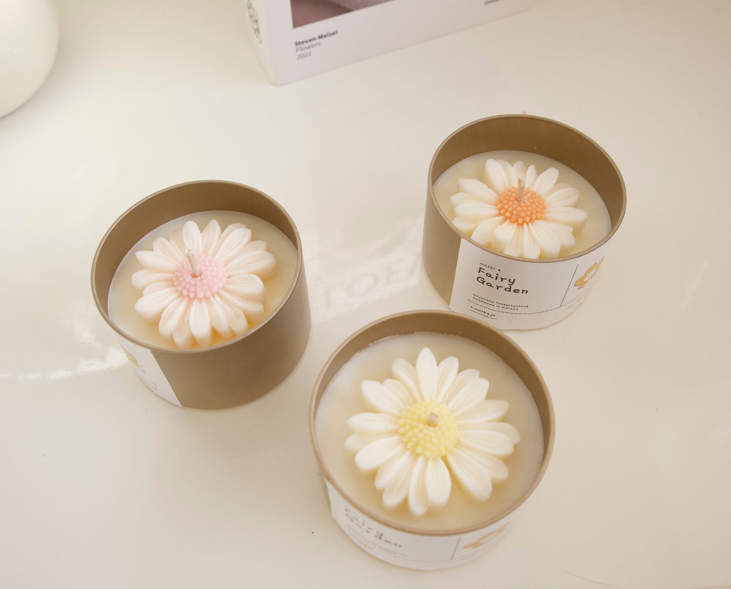 Daisy Candle - White Yellow