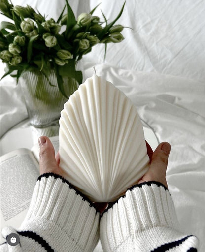 Palm Leaf Shape Nordic Style Candle - Handmade in Finland