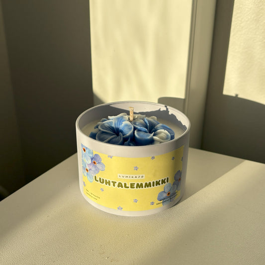 Luhtalemmikki Candle